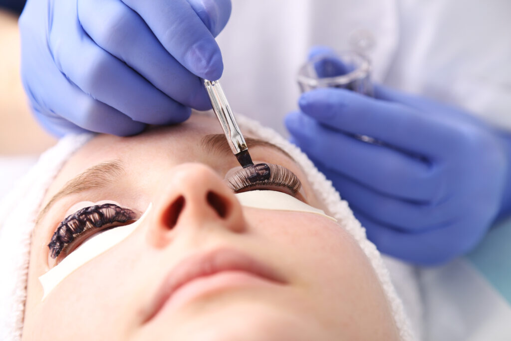 Woman getting a Lash lift service